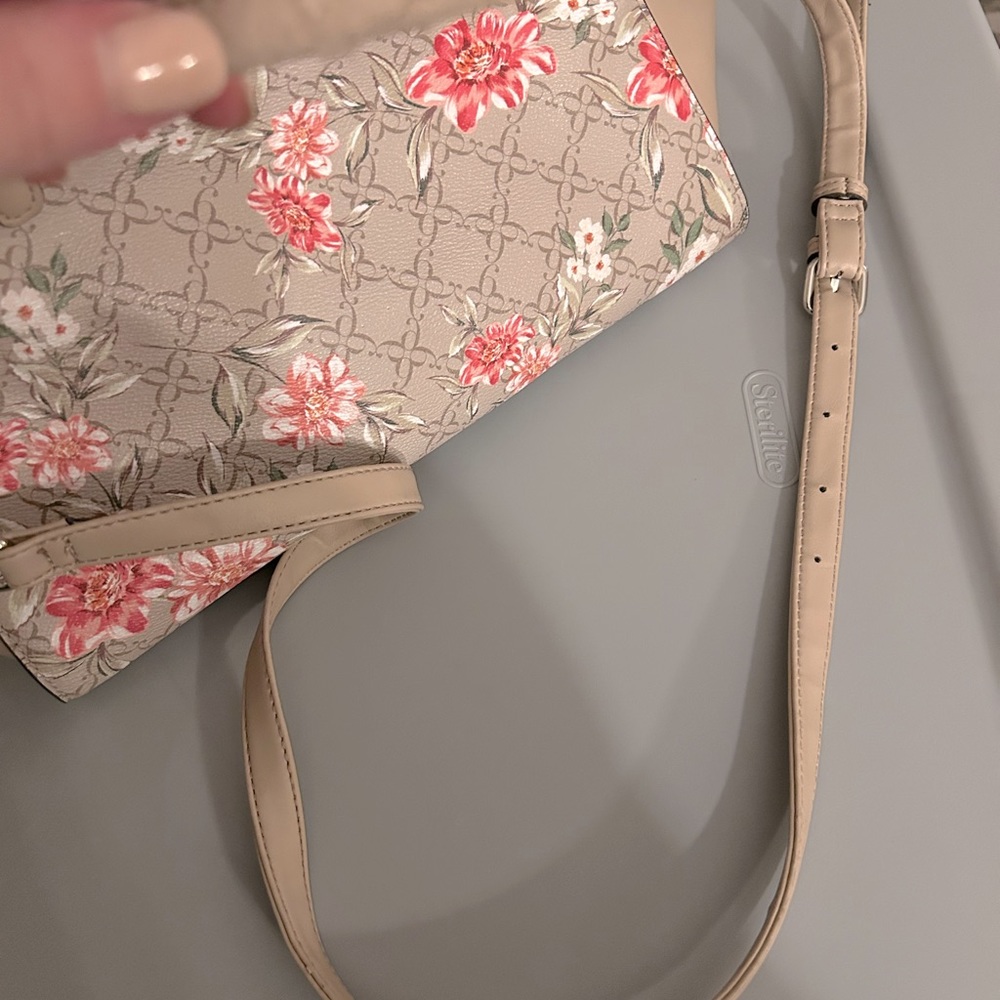 Large Nine West floral carryall tote/purse - Picture 7 of 8